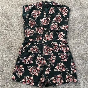 LOFT floral romper with pockets - size 4